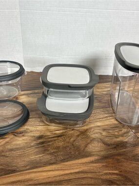 4 RUBBERMAID Premier Food Storage Containers & Lids Set Gray Stain Shield